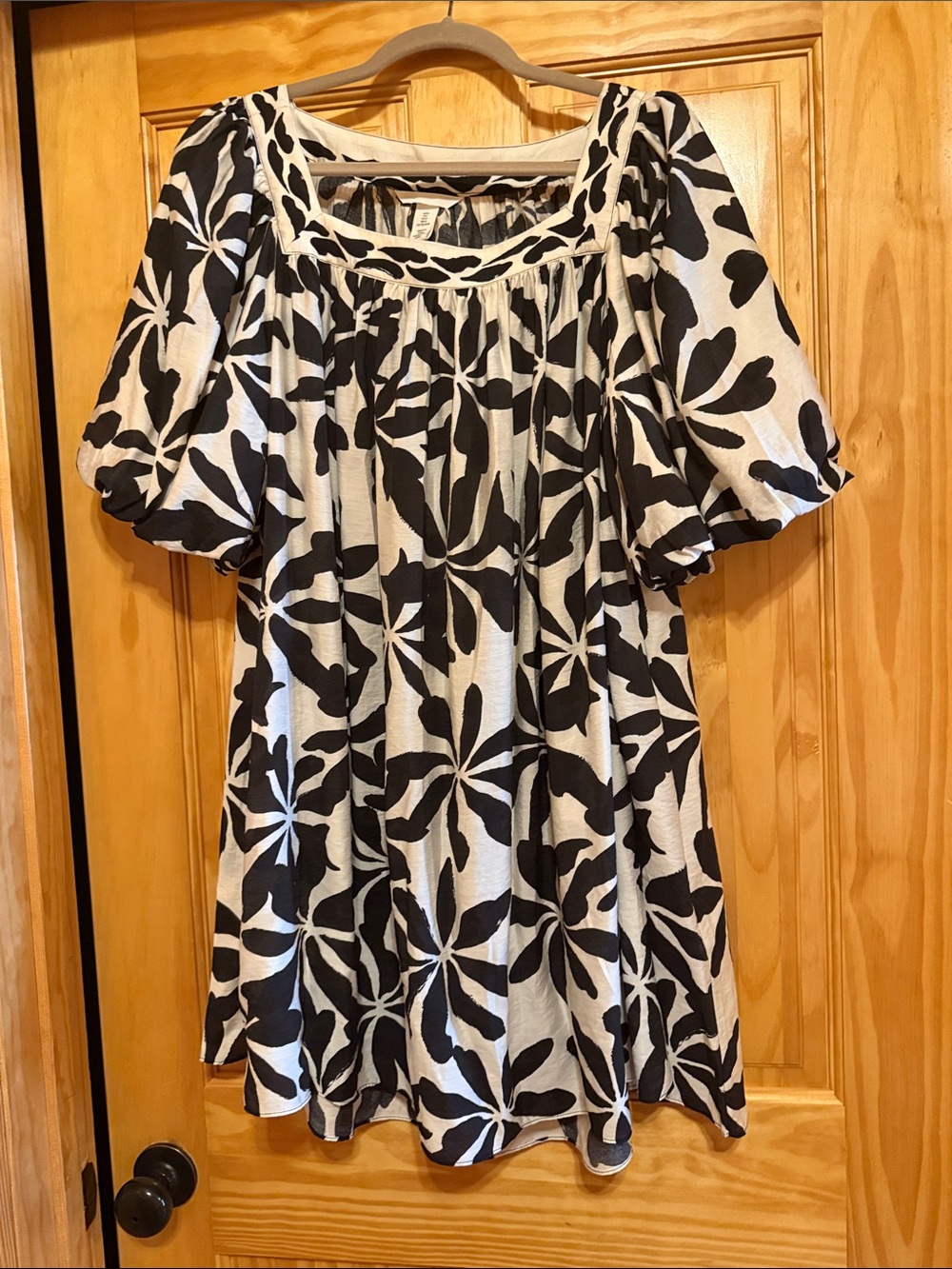 H&M Black and White Floral Puff-Sleeve Tunic